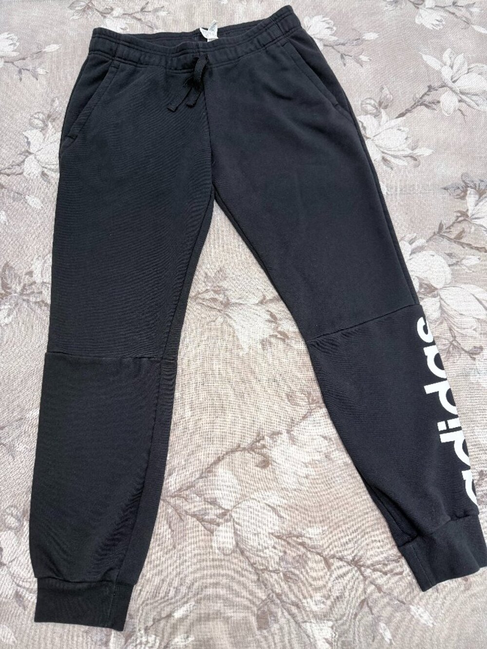 Adidas Women’s Medium Essentials Linear Black Fleece Joggers S97154